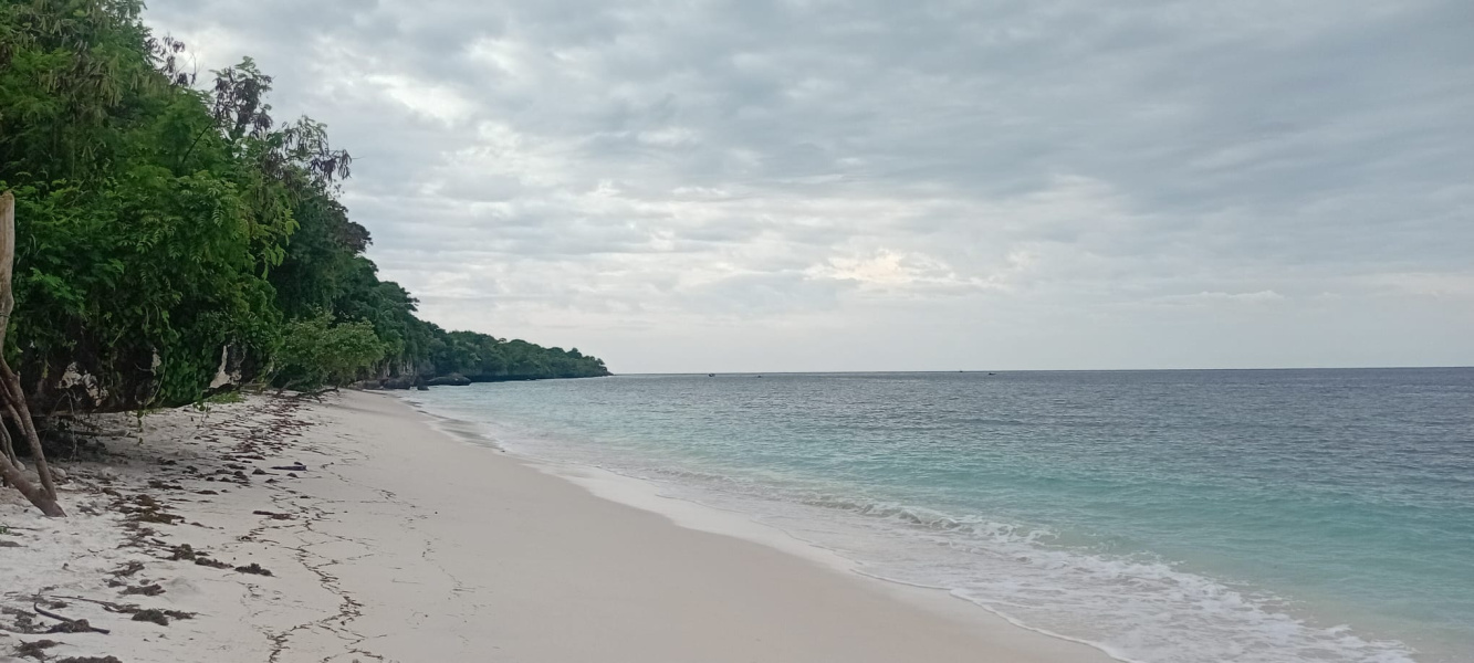 real estate; property, property for sale; property for lease; buying property in Raja Ampat;  buying property in West Papua; buying property in Indonesia; investment in Raja Ampat; investment in West Papua; investment in Indonesia; buy property in Indonesia; buy property in Raja Ampat; island for sale; island for lease;  Indonesia; Raja Ampat; West Papua; Yeben Kecil Island; Yeben; prodej pozemků; pozemky na prodej; prodej pozemků Indonésie; nemovitosti; nemovitost na prodej; ostrov na pronájem; investice Západní Papua; koupě nemovitostí Západní Papua; investice; ostrov; pronájem ostrova; land; pozemek; pozemky; Belitung; beach for sale; Sumba investment