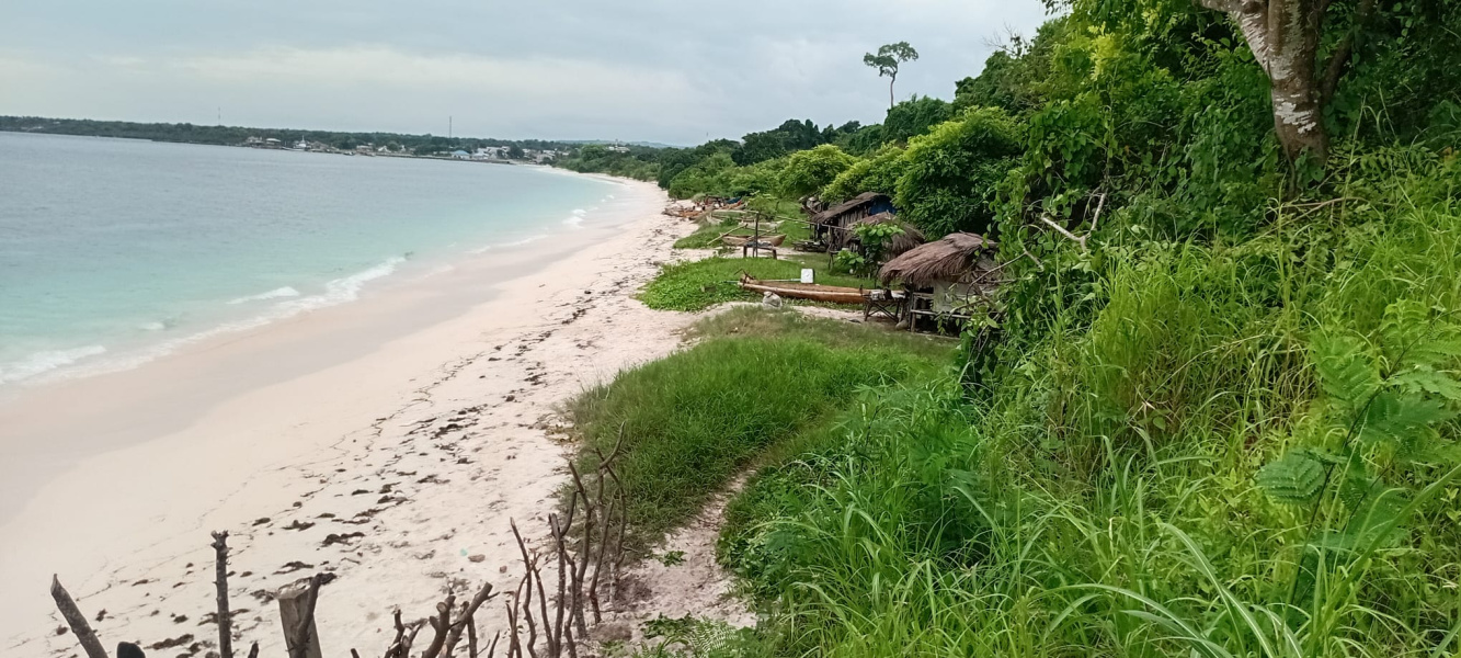 real estate; property, property for sale; property for lease; buying property in Raja Ampat;  buying property in West Papua; buying property in Indonesia; investment in Raja Ampat; investment in West Papua; investment in Indonesia; buy property in Indonesia; buy property in Raja Ampat; island for sale; island for lease;  Indonesia; Raja Ampat; West Papua; Yeben Kecil Island; Yeben; prodej pozemků; pozemky na prodej; prodej pozemků Indonésie; nemovitosti; nemovitost na prodej; ostrov na pronájem; investice Západní Papua; koupě nemovitostí Západní Papua; investice; ostrov; pronájem ostrova; land; pozemek; pozemky; Belitung; beach for sale; Sumba investment