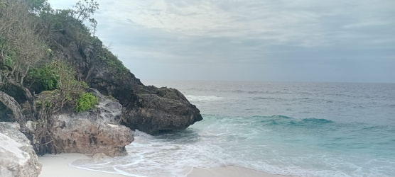 real estate; property, property for sale; property for lease; buying property in sumba; buying property in Indonesia; investment in sumba; investment in sumba; investment in Indonesia; buy property in Indonesia; buy property in sumba; beach for sale; island for lease;  Indonesia; Raja Ampat; West Papua; Yeben Kecil Island; sumba; prodej pozemků; pozemky na prodej; prodej pozemků Indonésie; nemovitosti; nemovitost na prodej; ostrov na pronájem; investice Hamili Ate Beach, koupě nemovitostíH amili Ate Beach; investice; ostrov; pronájem ostrova; land; pozemek; pozemky; Belitung; sumba investment; beach for sale; Kawona Beach for sale