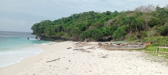 real estate; property, property for sale; property for lease; buying property in sumba; buying property in Indonesia; investment in sumba; investment in sumba; investment in Indonesia; buy property in Indonesia; buy property in sumba; beach for sale; island for lease;  Indonesia; Raja Ampat; West Papua; Yeben Kecil Island; sumba; prodej pozemků; pozemky na prodej; prodej pozemků Indonésie; nemovitosti; nemovitost na prodej; ostrov na pronájem; investice Hamili Ate Beach, koupě nemovitostíH amili Ate Beach; investice; ostrov; pronájem ostrova; land; pozemek; pozemky; Belitung; sumba investment; beach for sale; Kawona Beach for sale