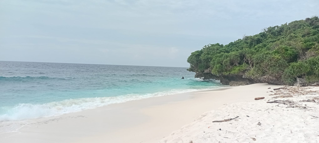 real estate; property, property for sale; property for lease; buying property in sumba; buying property in Indonesia; investment in sumba; investment in sumba; investment in Indonesia; buy property in Indonesia; buy property in sumba; beach for sale; island for lease;  Indonesia; Raja Ampat; West Papua; Yeben Kecil Island; sumba; prodej pozemků; pozemky na prodej; prodej pozemků Indonésie; nemovitosti; nemovitost na prodej; ostrov na pronájem; investice Hamili Ate Beach, koupě nemovitostíH amili Ate Beach; investice; ostrov; pronájem ostrova; land; pozemek; pozemky; Belitung; sumba investment; beach for sale; Kawona Beach for sale