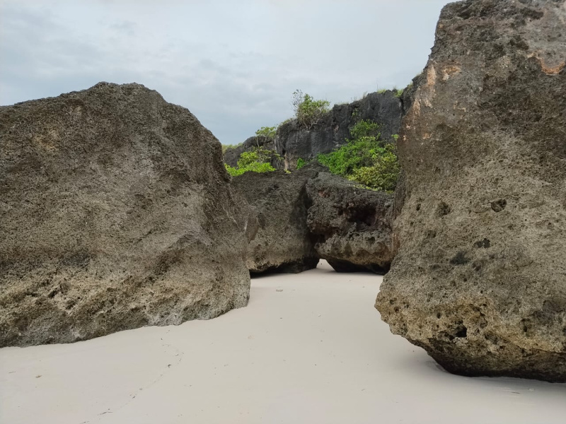 real estate; property, property for sale; property for lease; buying property in sumba; buying property in Indonesia; investment in sumba; investment in sumba; investment in Indonesia; buy property in Indonesia; buy property in sumba; beach for sale; island for lease;  Indonesia; Raja Ampat; West Papua; Yeben Kecil Island; sumba; prodej pozemků; pozemky na prodej; prodej pozemků Indonésie; nemovitosti; nemovitost na prodej; ostrov na pronájem; koupě nemovitostí; investice; ostrov; pronájem ostrova; land; pozemek; pozemky; Belitung; sumba investment; beach for sale; Sumba Beach for sale