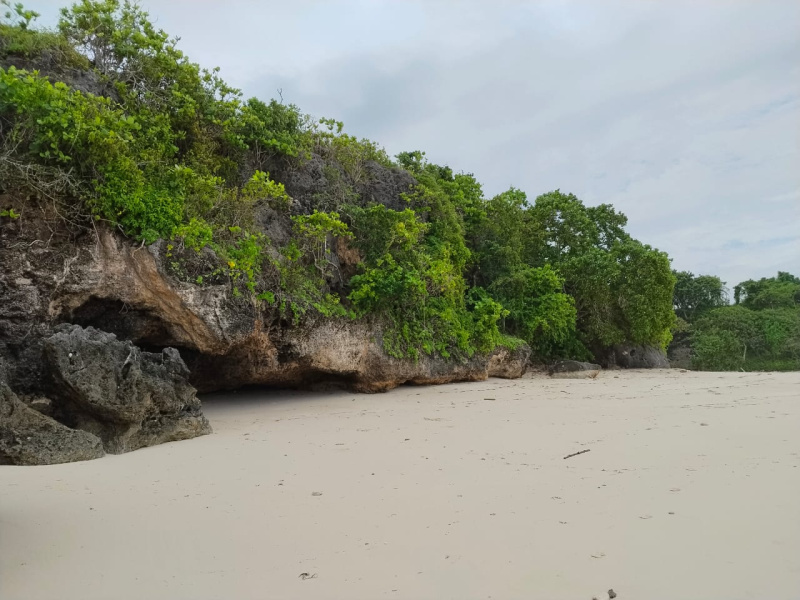 real estate; property, property for sale; property for lease; buying property in sumba; buying property in Indonesia; investment in sumba; investment in sumba; investment in Indonesia; buy property in Indonesia; buy property in sumba; beach for sale; island for lease;  Indonesia; Raja Ampat; West Papua; Yeben Kecil Island; sumba; prodej pozemků; pozemky na prodej; prodej pozemků Indonésie; nemovitosti; nemovitost na prodej; ostrov na pronájem; koupě nemovitostí; investice; ostrov; pronájem ostrova; land; pozemek; pozemky; Belitung; sumba investment; beach for sale; Sumba Beach for sale