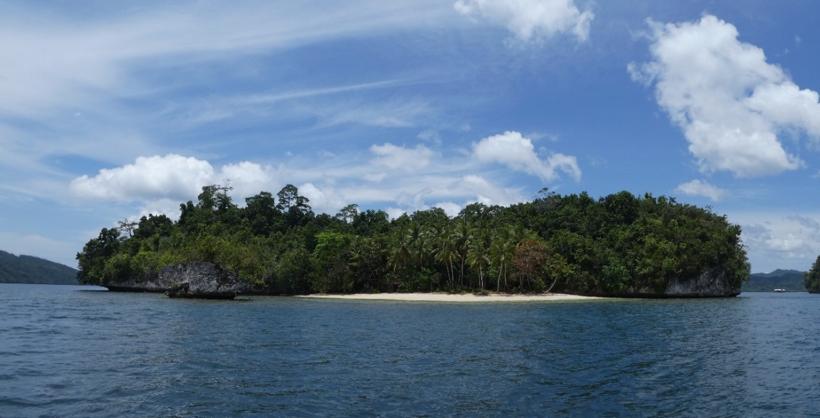 Urai Island, Wayag Blue Lagoon, Raja Ampat, West Papua for lease